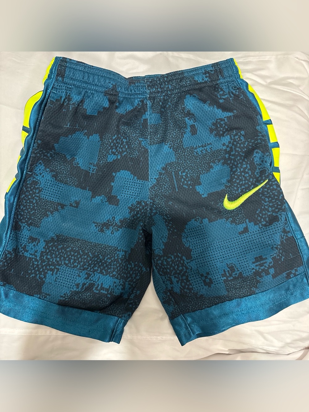 Nike boys Teal & Neon Yellow Digital Print Shorts